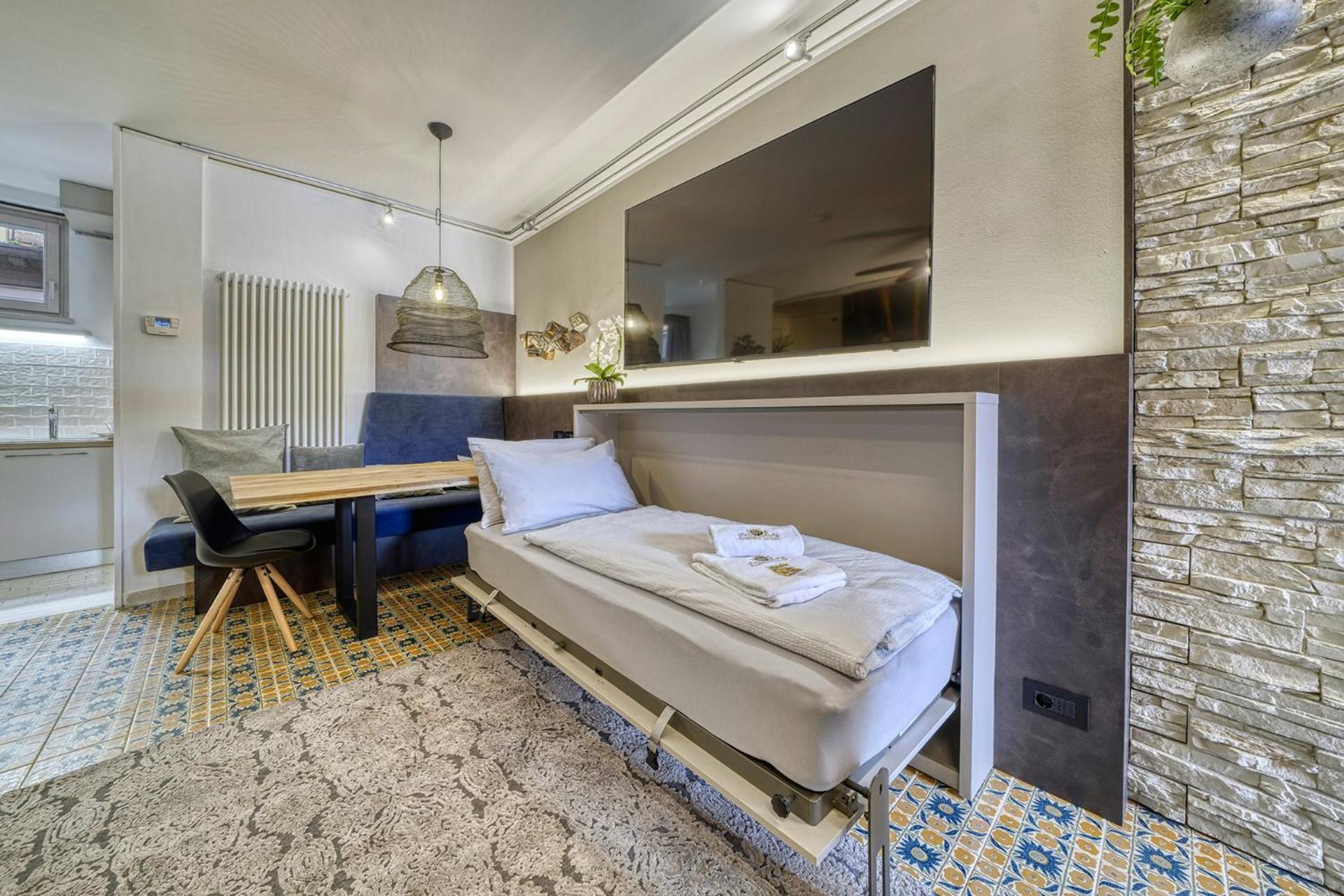 City Central Apartment Romantic Lakefront Balcony - Malcesine - Porto Vecchio 11 Eksteriør bilde